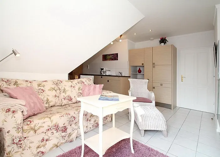 Am Rosenhain 8 Am Rosenhain 8 4 Lägenhet