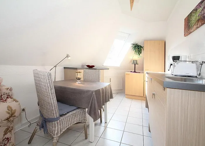 Am Rosenhain 8 Am Rosenhain 8 4